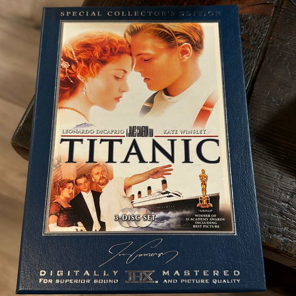 DVD 3-Disc collectors set.